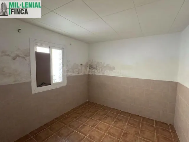 Casa con grandes terrazas y potencial de reforma en Sabadell - foto 4