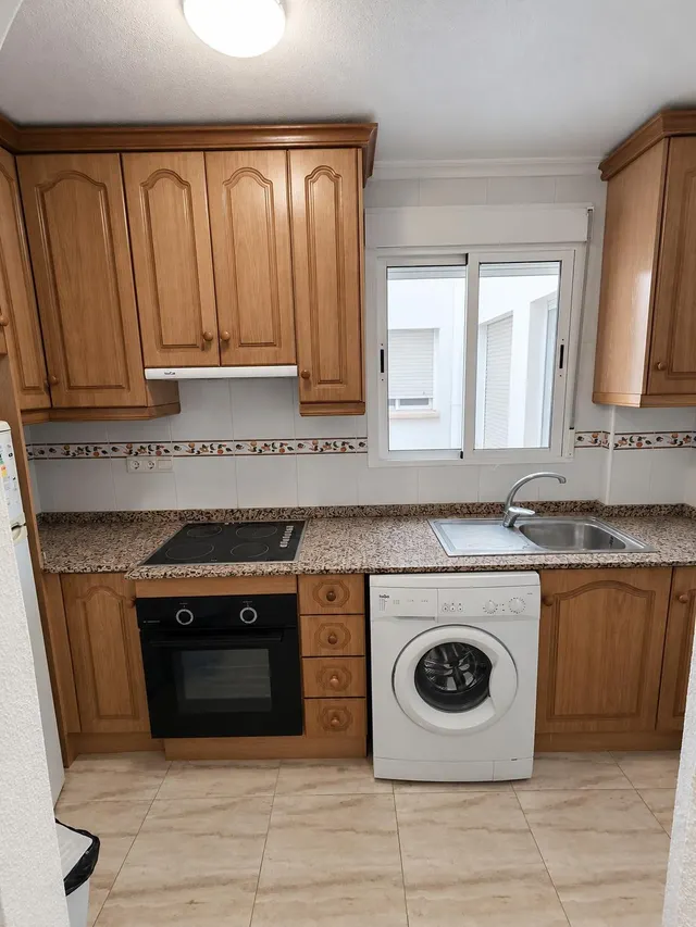 GRAN APARTAMENTO EN TORREVIEJA: 2 HAB, 1 BAÑO - foto 3