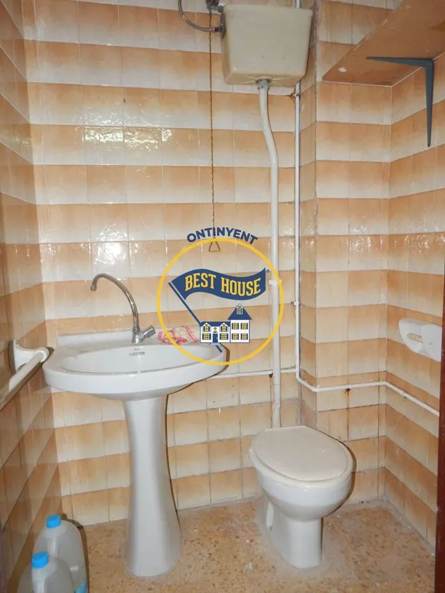 EXCELENTE LOCAL COMERCIAL POR TAMAÑO Y UBICACIÓN EN ONTINYENT. — 24