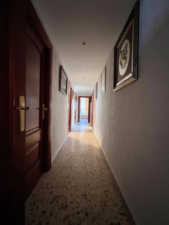 Gran casa con garaje y Local en Plaza Santa Marina — 17