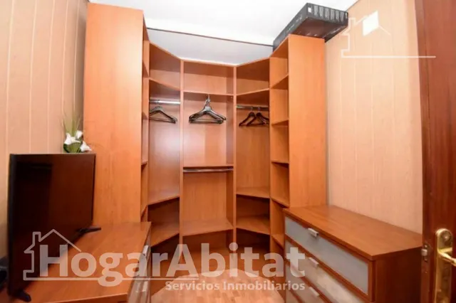 Luz natural y amplitud en este piso esquinero con dos balcones, ascensor y trastero a 100 metros de la playa — 19