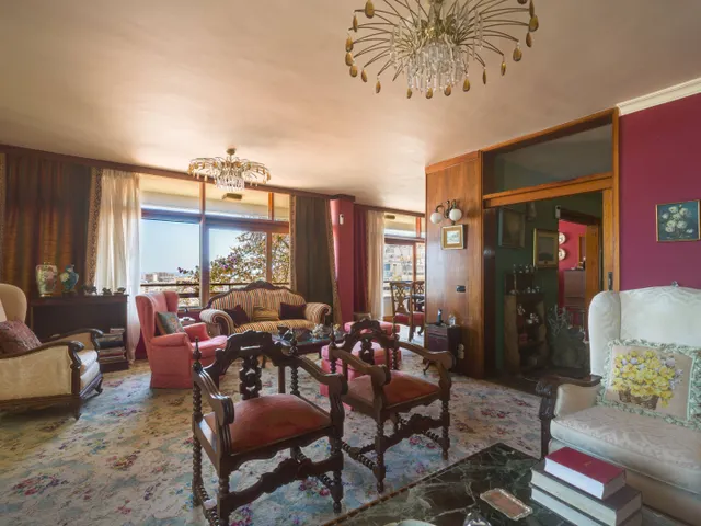 Chalet independiente junto a Paseo de Chil, con jardín, ascensor y vistas a la bahía — 19