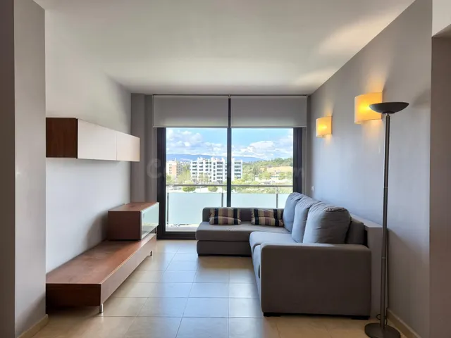 Tu nuevo hogar en Tarragona te espera: amplio, luminoso, con terraza y piscina! — 3
