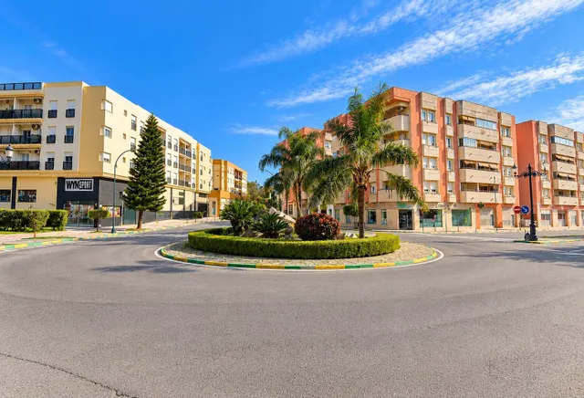 ¡piso en el recinto ferial de Los Barrios! — 14