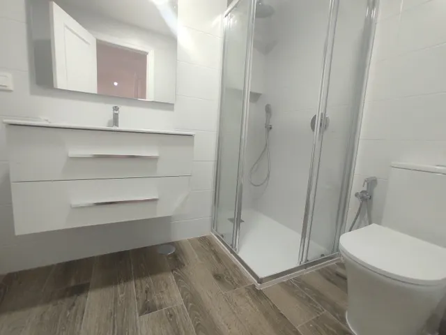 ALQUILER DE   VIVIENDA VACIA  TOTALMENTE REFORMADA — 34