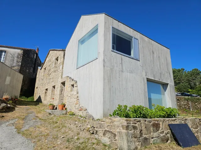 CONJUNTO ARQUITECTÓNICO REFORMADO EN PLENA RIA DE MUROS CON VARIOS PREMIOS DE ARQUITECTURA — 7