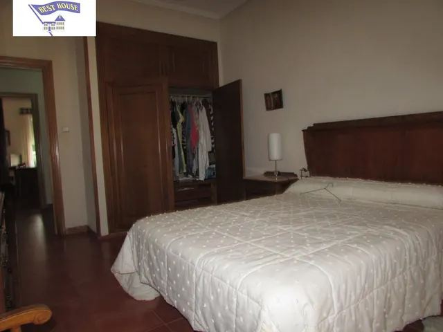 CHALET CON 2000 M2 DE PARCELA — 4