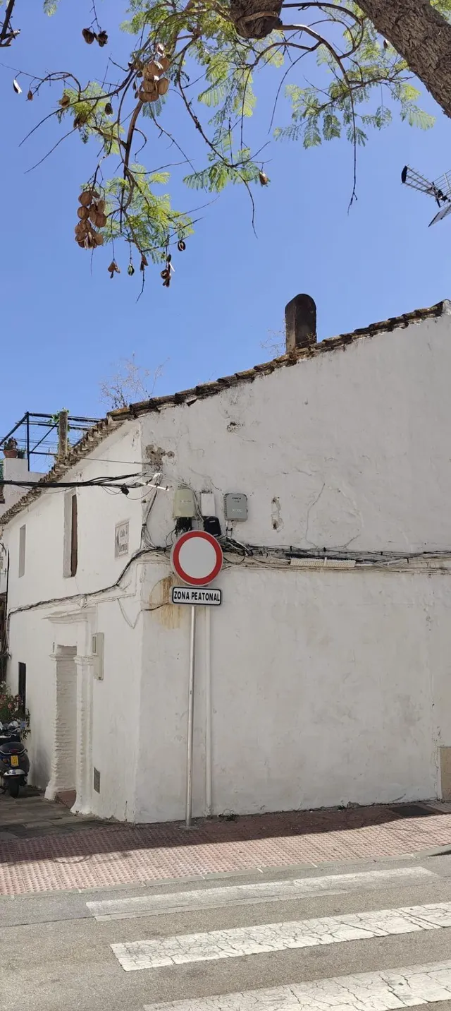 Oportunidad Única de Reforma en el Centro de Marbella — 11