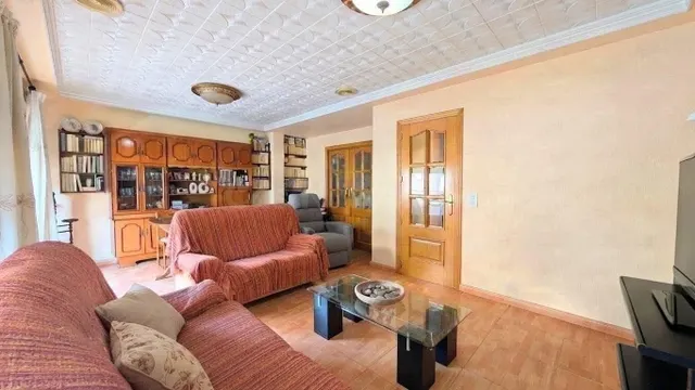 ¡GRAN VIVIENDA DE ESQUINA, 150 M2, 4 DORMITORIOS DOBLES, TOTALMENTE EXTERIOR, EN ZONA POETA MIGUEL HERNANDEZ! — 3
