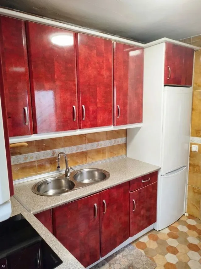 Casa Reformada en Montijo: Luminosa, con Placas Solares, Patio y Nave-Taller — 8