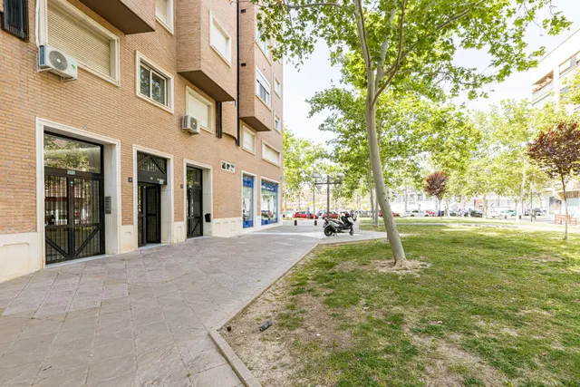 Alquiler vivienda en Juan Carlos I- Avenida Infanta Cristina. — 35