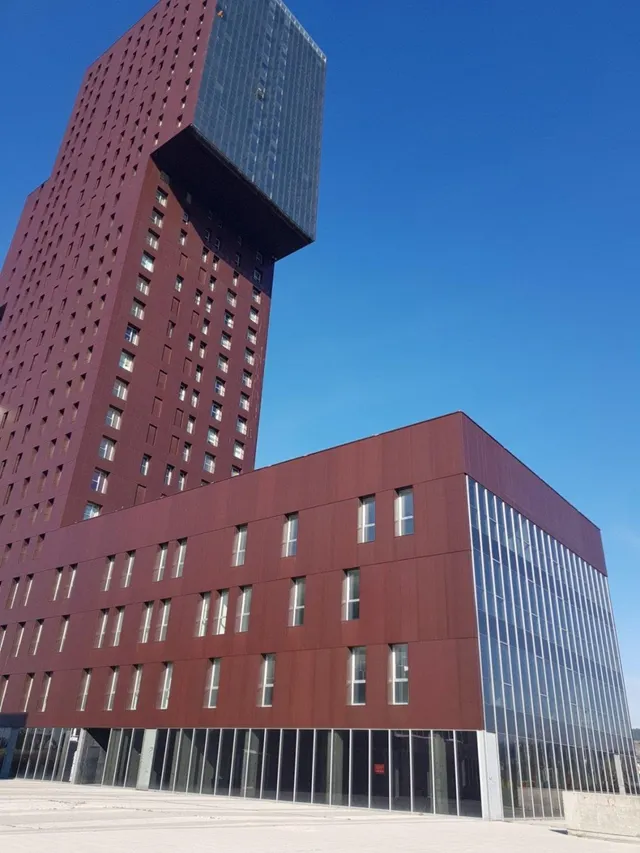 OFICINA EN LA TORRE DE LA ROSALEDA — 2