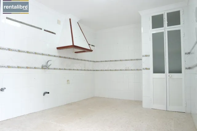 OPORTUNIDAD. CASA DE UNA SOLA PLANTA CON SOLARIUM AZOTEA DE  - foto 2