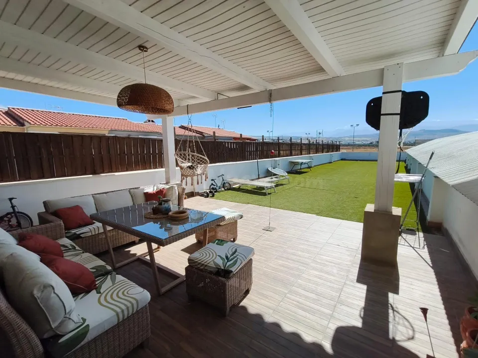VIVIENDA CON 170 M2 DE TERRAZAS Y VISTAS A SIERRA NEVADA
