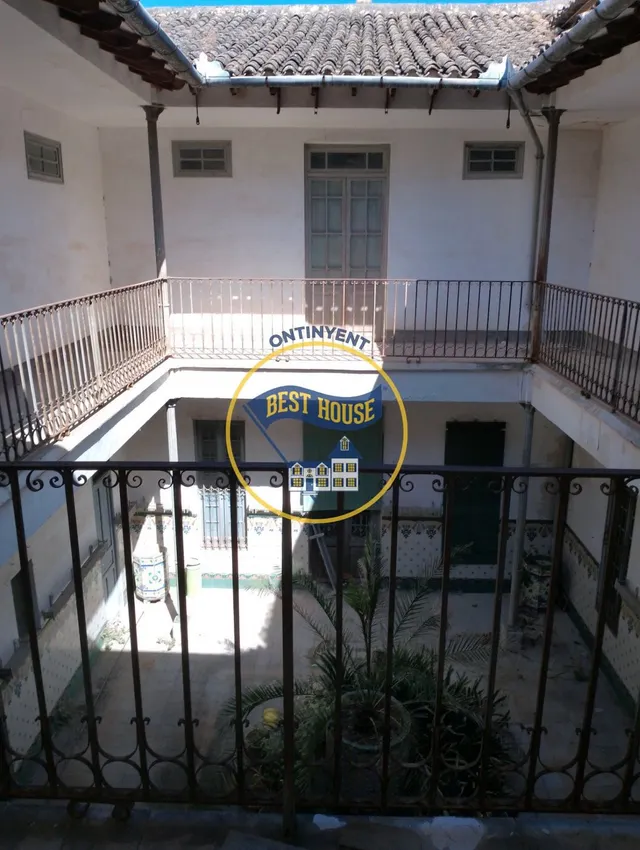 CASA HISTÓRICA CON TERRENO URBANO A LA VENTA EN MONTAVERNER!!! — 40