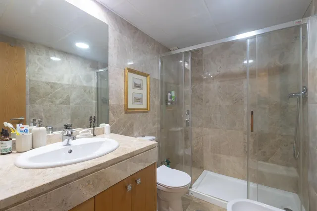 PISO CON TERRAZA, PISCINA, GARAJE Y TRASTERO EN VIALIA — 16