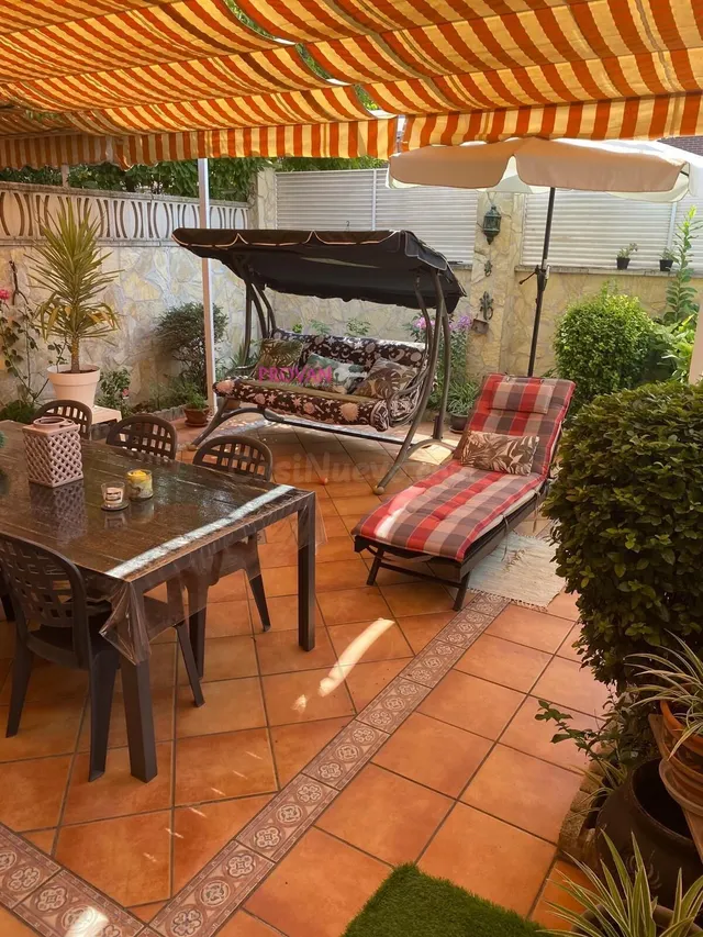 CHALET ADOSADO EN NUEVA RINCONADA CON 4 DORMITORIOS, 2 BAÑOS