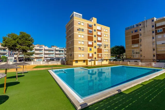 APARTAMENTO DE 4 DORMITORIOS 3 BAÑOS EN LA ZENIA ( ORIHUELA  - foto 3