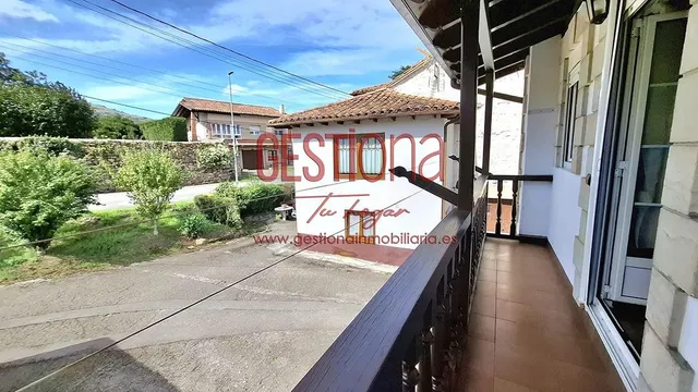 CASA COMPLETAMENTE REFORMADA EN ARENAS DE IGUÑA. — 39