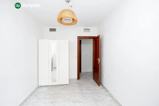 Piso 4 habitaciones 133m² en venta - El serrallo — 28