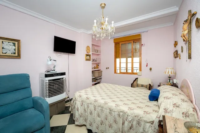 Casa de 5 plantas con 6 dormitorios, terrazas y vistas en Lanjarón – Granada — 13