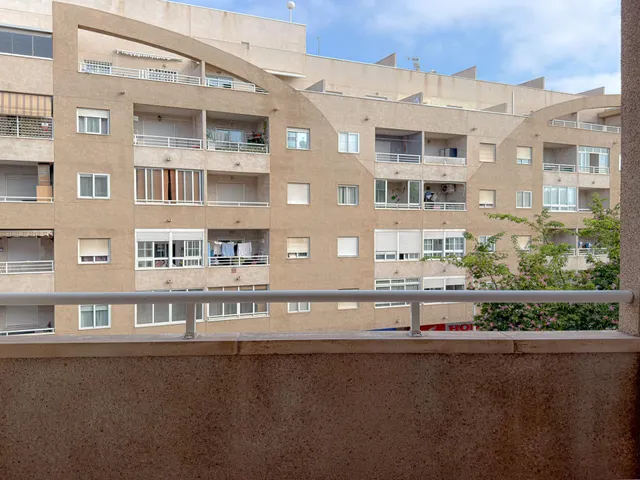 Centro! Encantador apartamento (Año 2003) con terraza confortable y vistas despejadas + 2 Piscinas comunitarias — 25