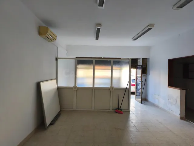 LOCAL COMERCIAL CON PROYECCIÓN EN EL CENTRO DE LA ROCA DEL V - foto 5