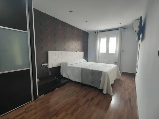 ¡¡ PISO CENTRICO CON GARAJE !! - foto 2