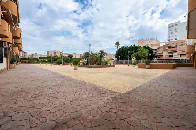 Amplia vivienda centrica en una de las mejores zonas de Almeria — 30