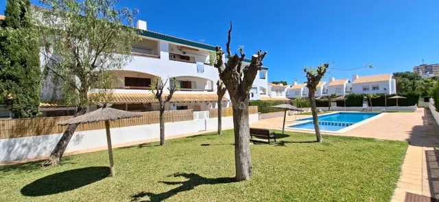 PISO A LA VENTA EN MAR DE CRISTAL CON PISCINA COMUNITARIA - foto 2