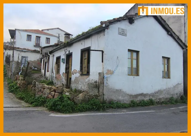 SE VENDE CONJUNTO DE 4 VIVIENDAS PARA REFORMAR EN EL BARRIO  - foto 3