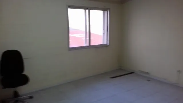 SE VENDE LOCAL, ZONA VIRXE DA CERCA, DE 400 M2 — 4