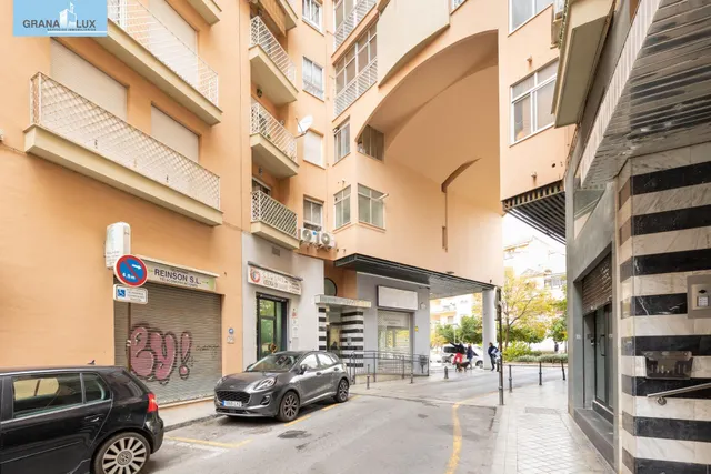¡Oportunidad en pleno corazón de Granada! — 2