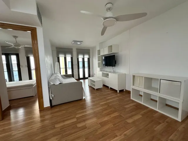 Alquilo piso de un dormitorio en calle Platería. — 2