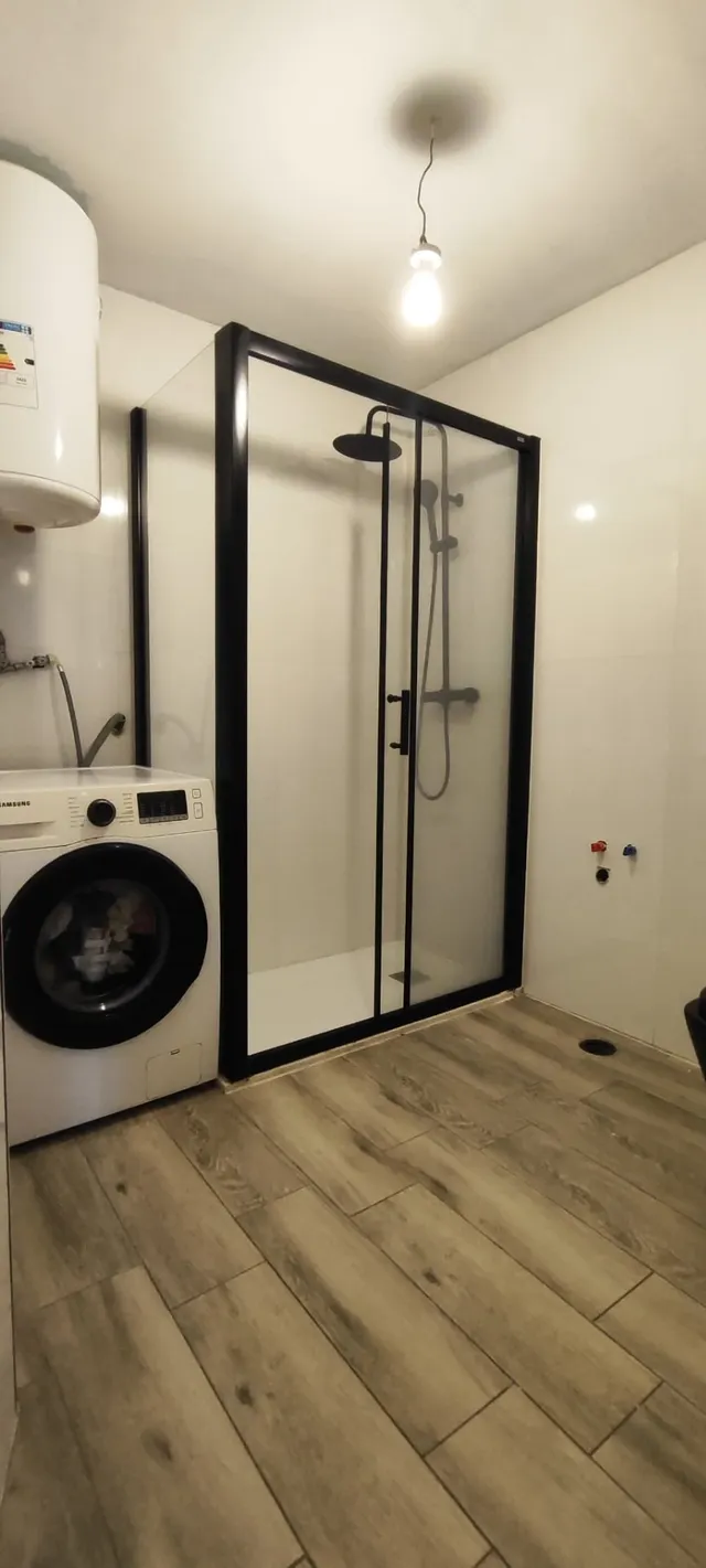 CASA PARA REFORMAR CON CUADRA, PAJAR Y DOS GARAJES EN TORRELAVEGA.- — 10