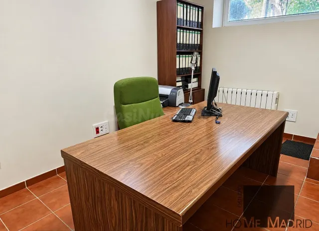 ESTUDIO HOME MADRID ofrece oficina profesional de 52,51 m2, con jardín circundante, en el barrio de Peñagrande. — 3