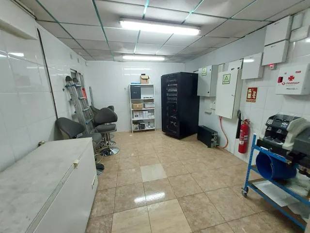 local de 250 m2, totalmente reformado, insonorizado y climatizado, — 9