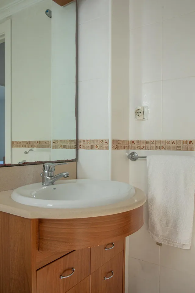 Encantadora vivienda unifamiliar con patio privado, piscina y vistas al mar en Cala Millor. — 26
