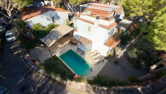 Extraordinaria villa situada en el centro de Platja d´Aro, a - foto 3