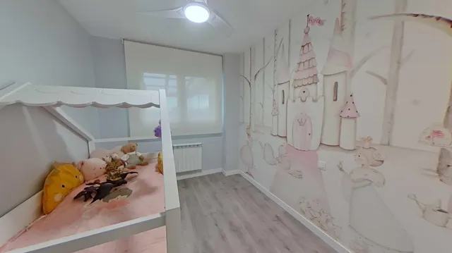 ¡SE ALQUILA!! Impresionante vivienda de tres habitaciones con terraza de 50m2 en la zona de La Garena. — 28