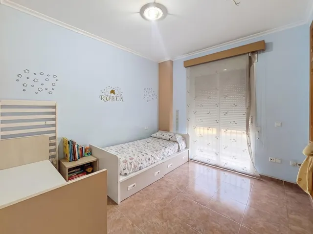 Casa independiente de 275 m2 con piscina, jacuzzi y terrazas en San Antonio de Benagéber — 14