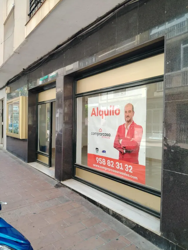LOCAL COMERCIAL EN EL CENTRO — 15