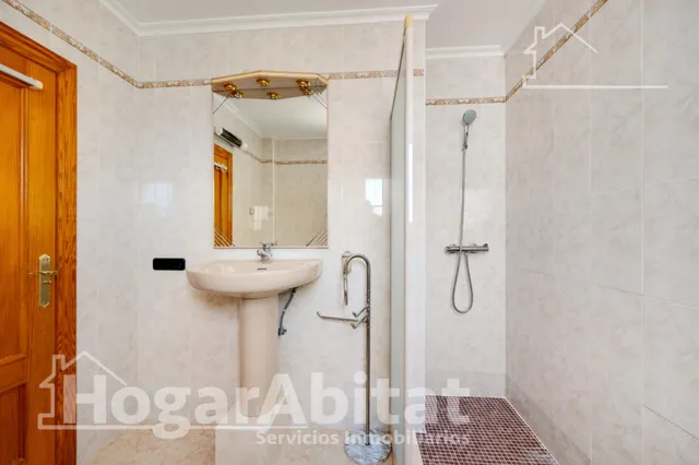 MAGNIFICO CHALET CON PISCINA, GARAJE, TERRAZA Y BARBACOA — 34