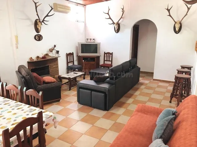 ALQUILER PARCELA CON CASA Y PISCINA - foto 3