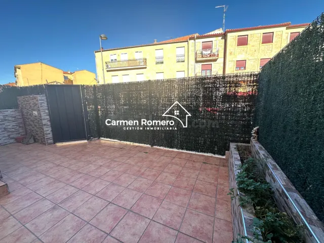ADOSADO EN VENTA  EN VILLAMAYOR. URB. PIEDRA DORADA — 3