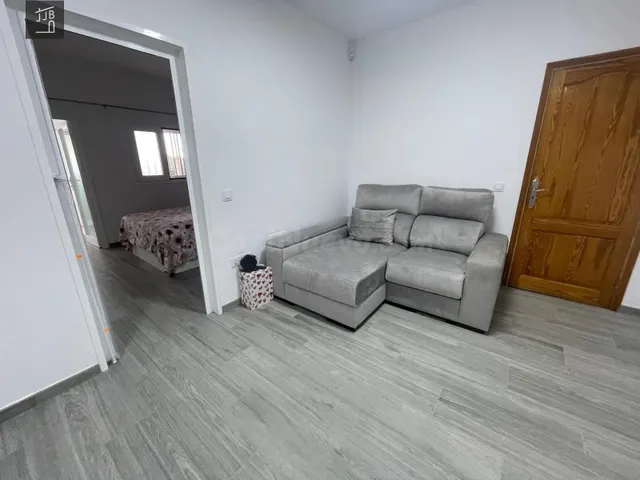 ¡A ESTRENAR! Moderno piso con terraza en Geneto – Todo inclu - foto 2