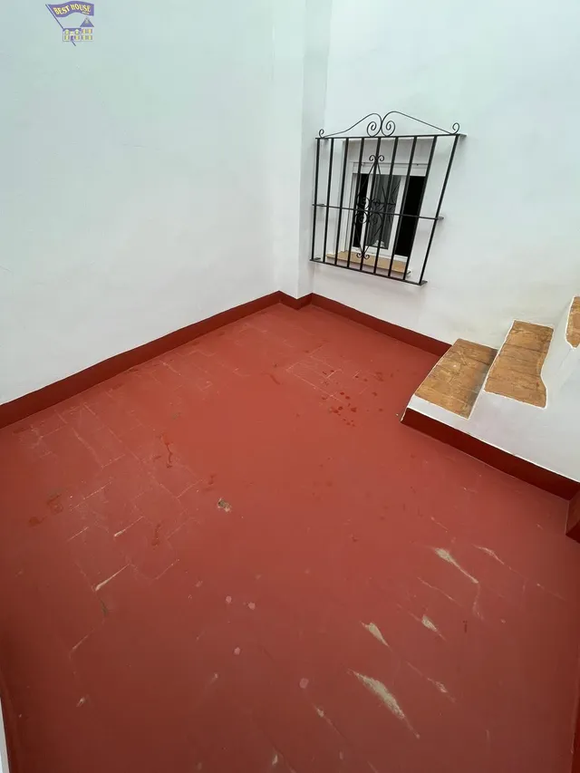 SE VENDE CASA EN ZONA DEL BARRIO BAJO — 21