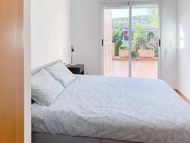 Espectacular piso con terraza y garaje, piscina comunitaria, club de golf y tenis, vigilancia 24 hrs — 11