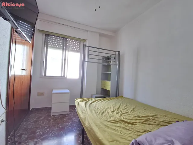 ÁTICO EN VENTA EN LA ZONA DE SANTS PATRONS   Junto al IES Rei en Jaume I — 15