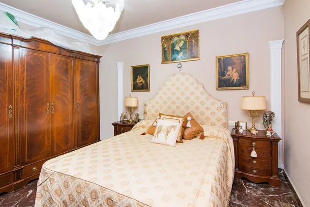 CALLE TRAJANO. Plaza Menorca — 18